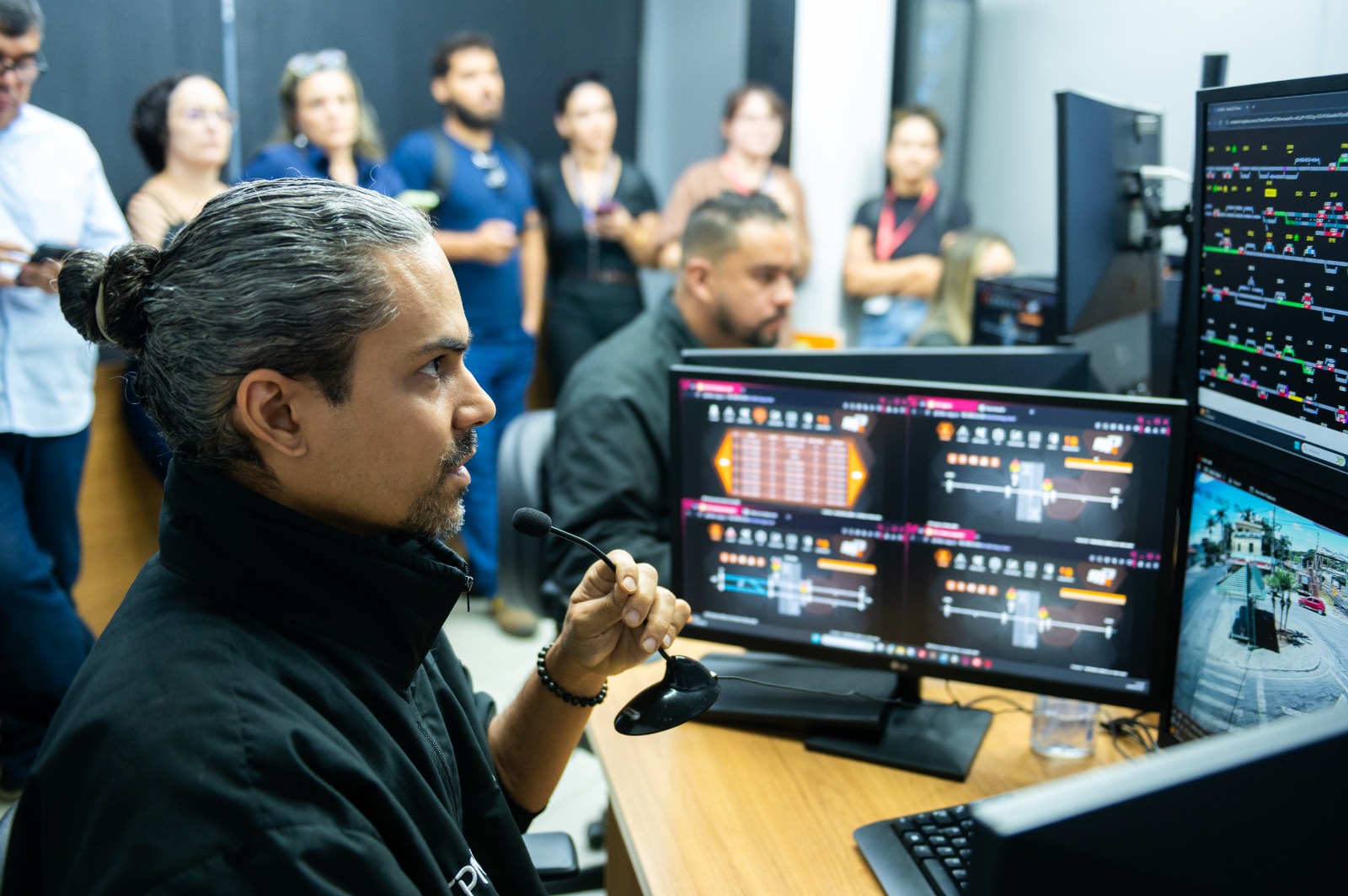 Equipe MPK em atividade no Centro de Controle